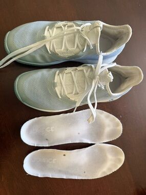adidas Bounce Tennis shoes